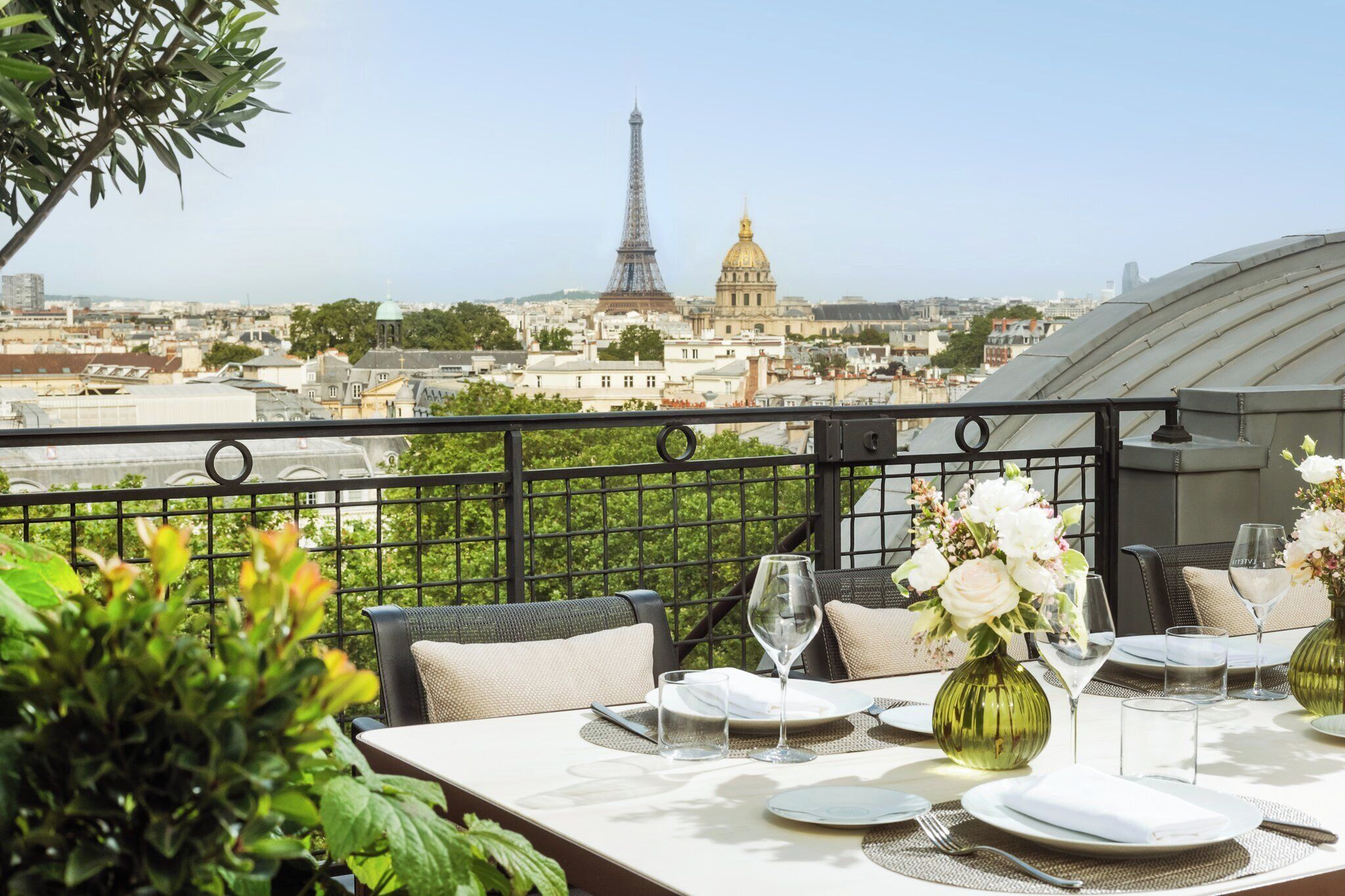 Eiffel View Rooftop Penthouse | Rooftop terrace