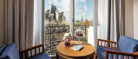 Deluxe Room, Balcony (Eiffel View) | Balcony view