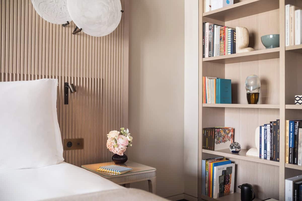 Junior-Suite | 1 Schlafzimmer, hochwertige Bettwaren, Betten mit Memory-Foam-Matratzen