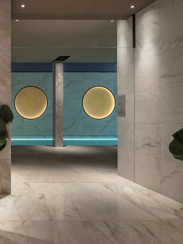 Salas de tratamiento para parejas, sauna y tina de hidromasaje