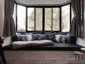 Stúdió | Nappalirész | Síkképernyős tévé