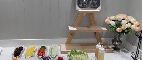 Päivittäinen englantilainen aamiainen (150 THB per henkilö)