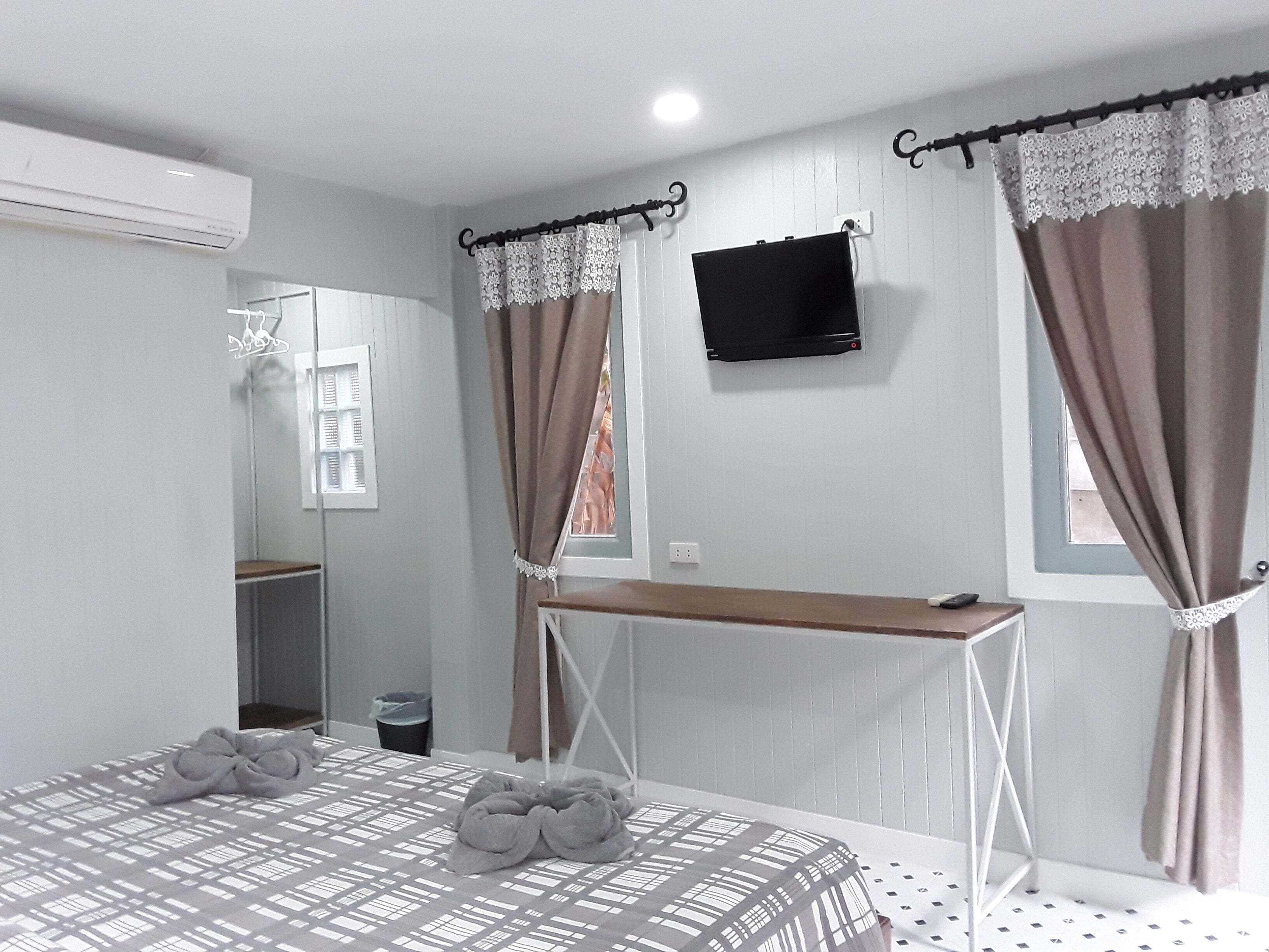 Deluxe Double Bungalow | In-room safe, soundproofing, rollaway beds, free WiFi