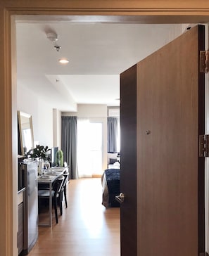 Studio | 1 phòng ngủ, két bảo mật tại phòng, bàn, màn/rèm cản sáng