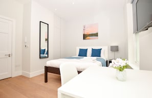 Blackout curtains, iron/ironing board, free WiFi, bed sheets - Fitzroy Serviced Apartments by Concept Apartments (London)
