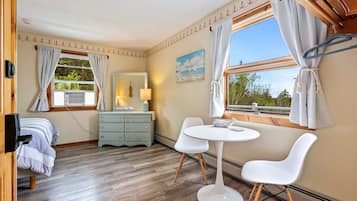 Anchor Room (not pet friendly) | 1 bedroom, individually decorated, individually furnished