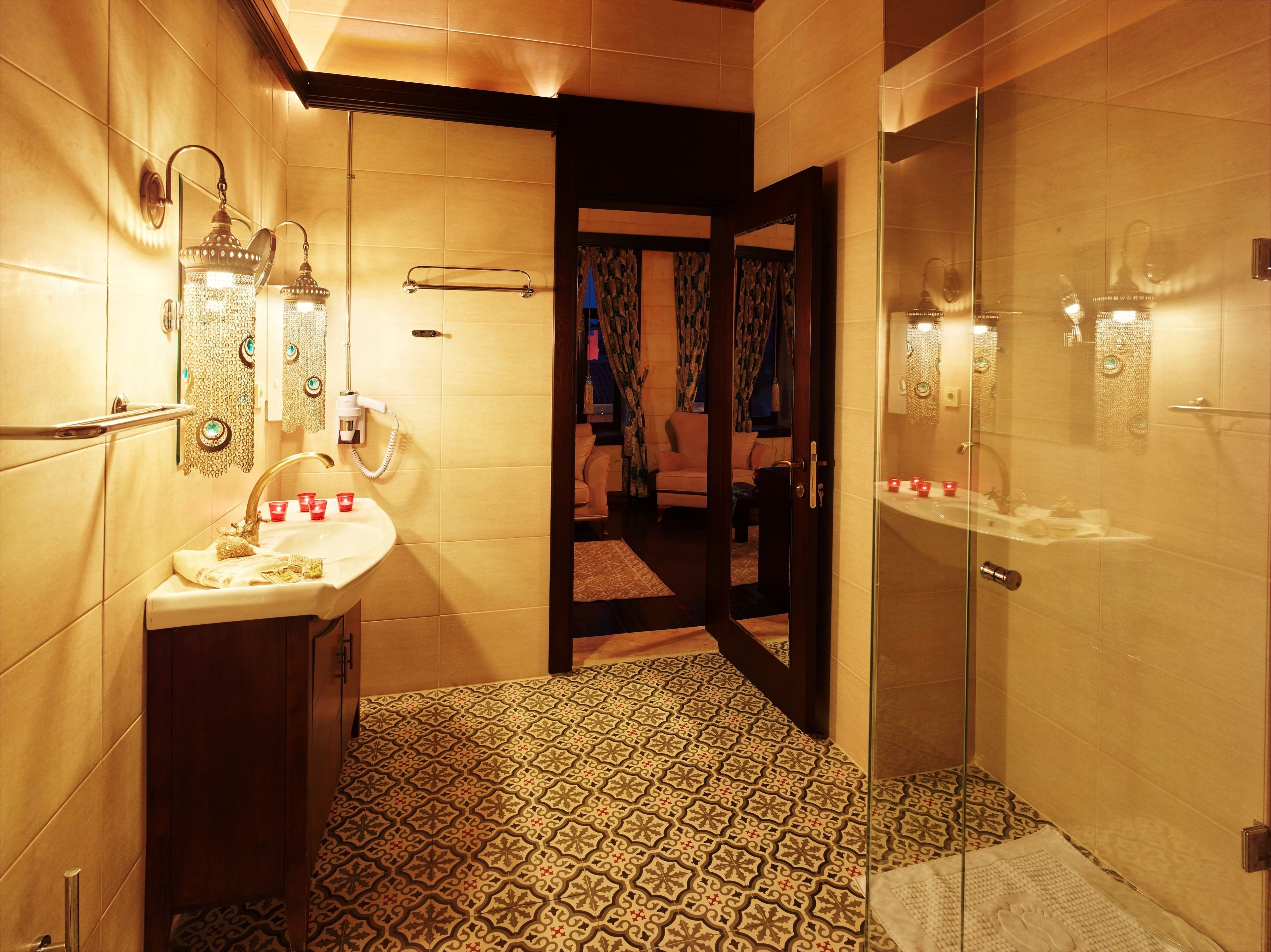 shower, free toiletries, hair dryer, slippers