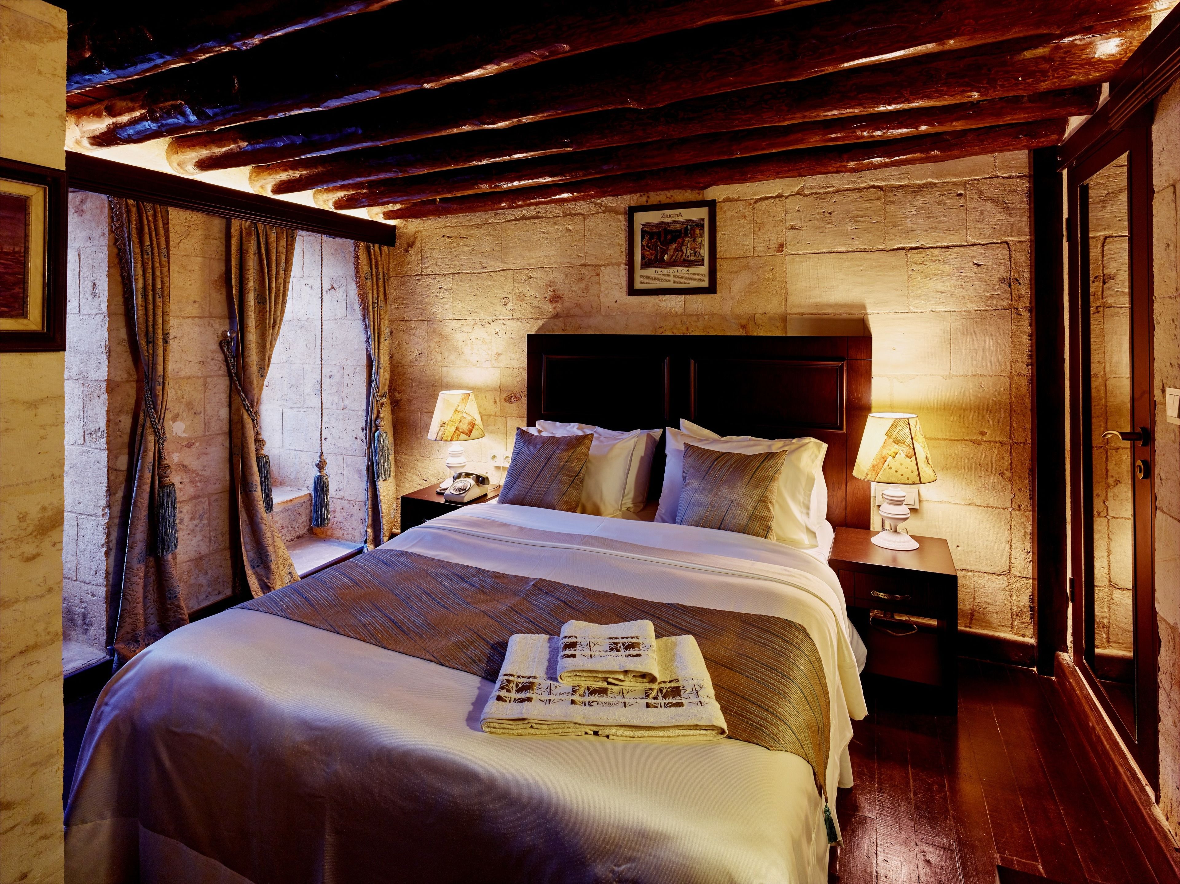 standard double room | minibar, desk, free cots/infant beds, free wifi