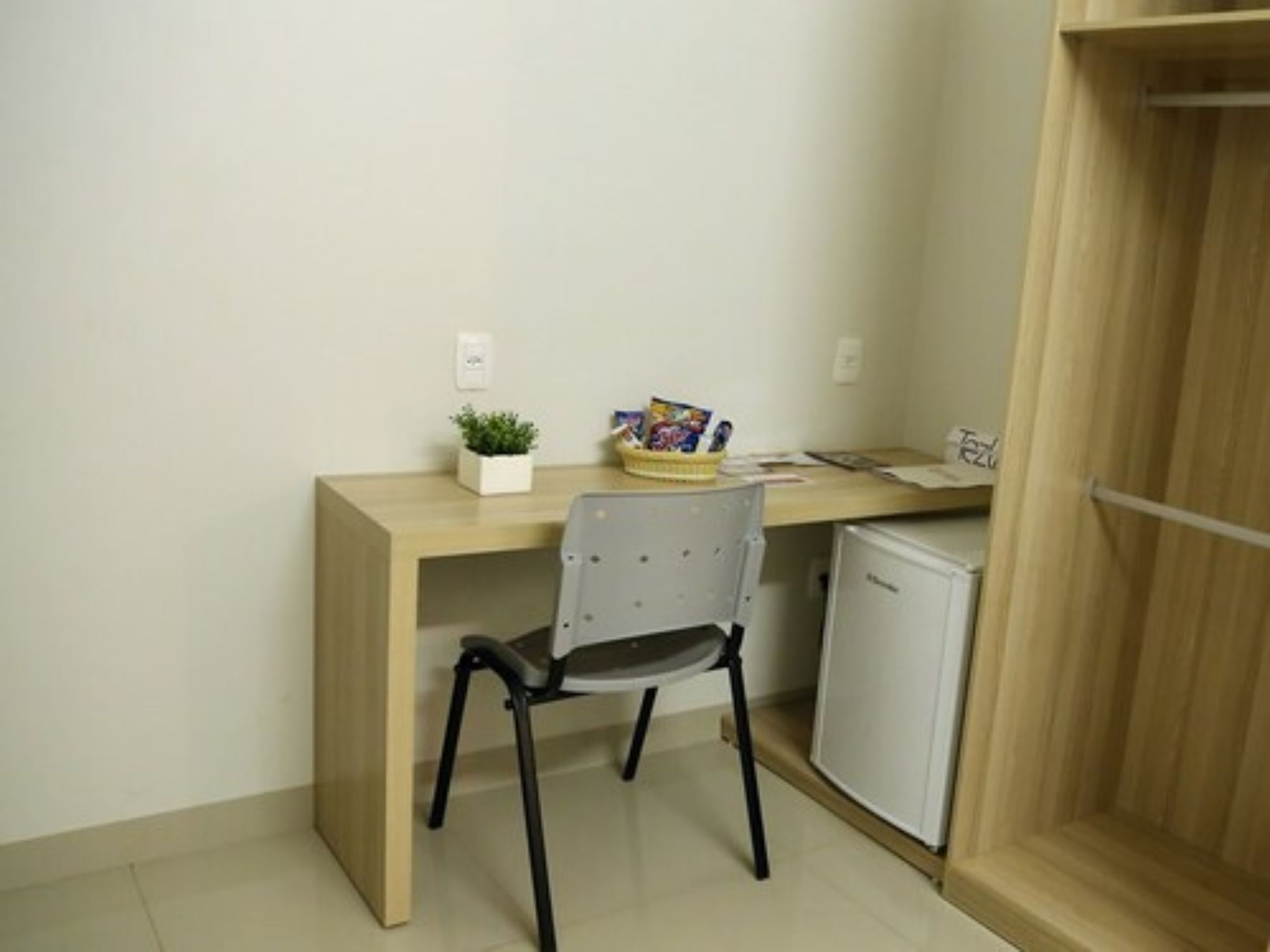 standard double room, 1 queen bed | room amenity