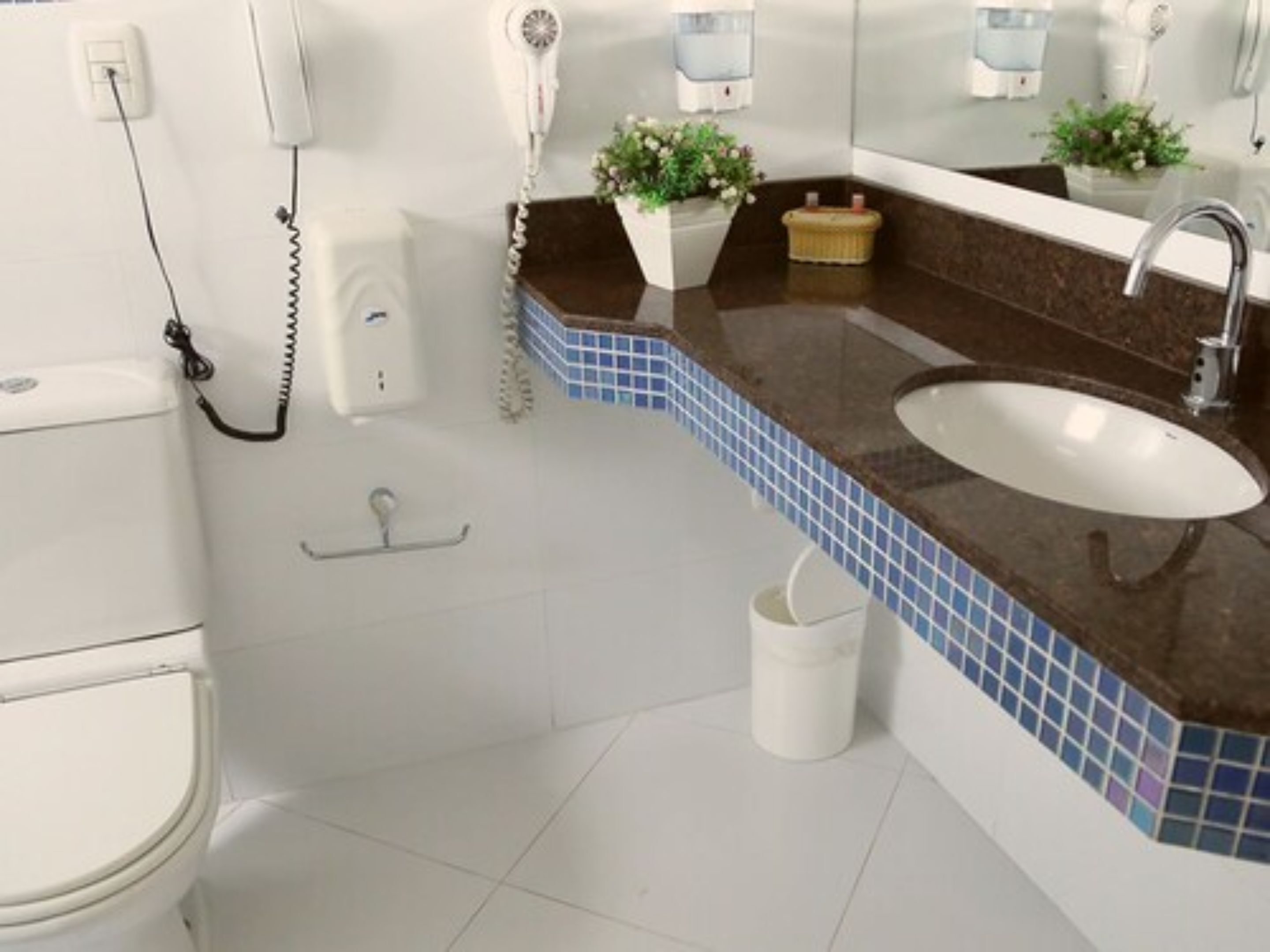 1 bedroom, premium bedding, minibar, desk