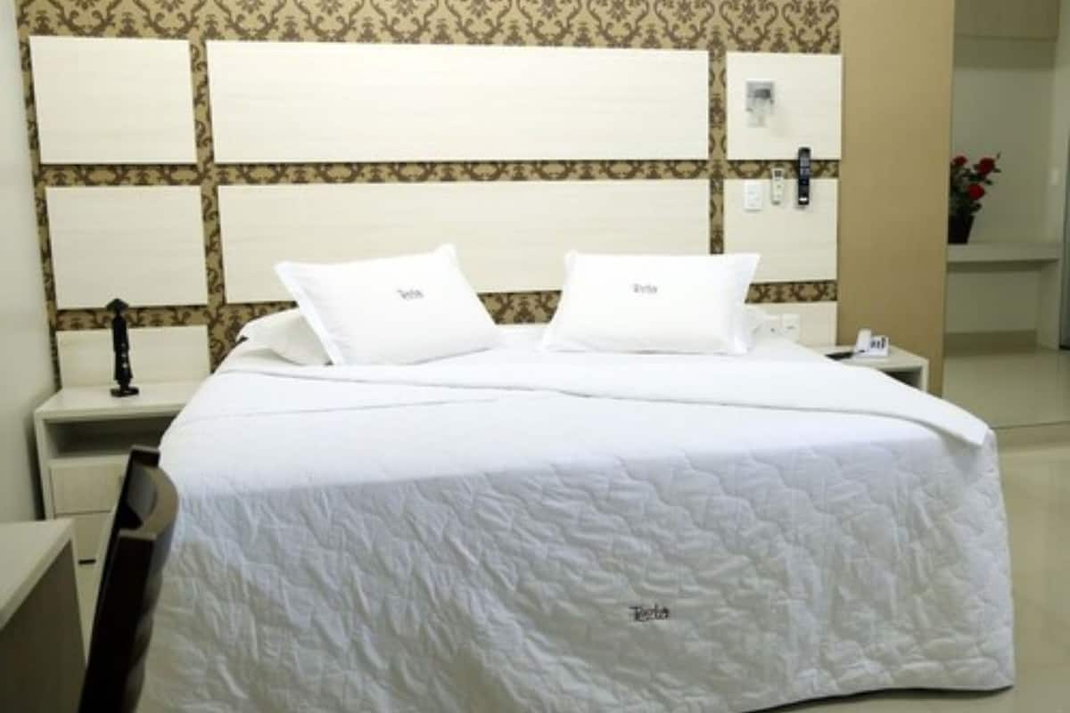 1 habitación, ropa de cama de alta calidad, minibar y escritorio