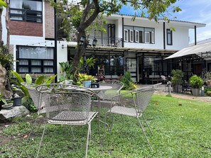 Exterior - Sherloft Home & Hostel (Chiang Mai)