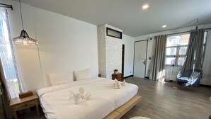 Deluxe Double Room - Sherloft Home & Hostel (Chiang Mai)