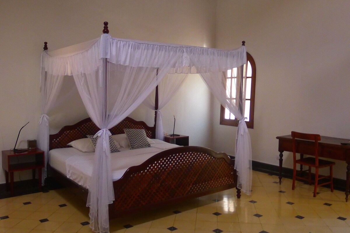 Family Quadruple Room | Iron/ironing board, free WiFi, bed sheets