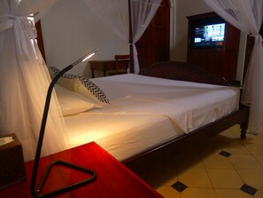 Iron/ironing board, free WiFi, bed sheets
