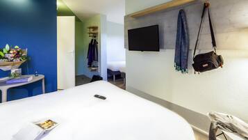 Familiekamer, Meerdere bedden | Een bureau, geluiddichte muren, gratis babybedden, gratis wifi