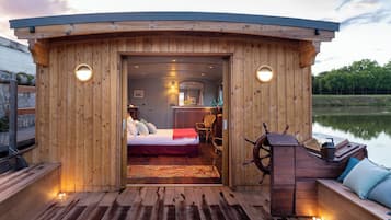 Ropa de cama de alta calidad y minibar