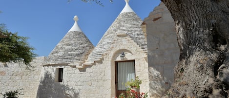 Trullo (5 pax) | Uitzicht op de binnenplaats