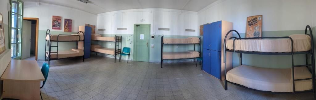 Desk, free WiFi, wheelchair access