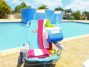 Outdoor pool - Breeze B7 (Oranjestad)