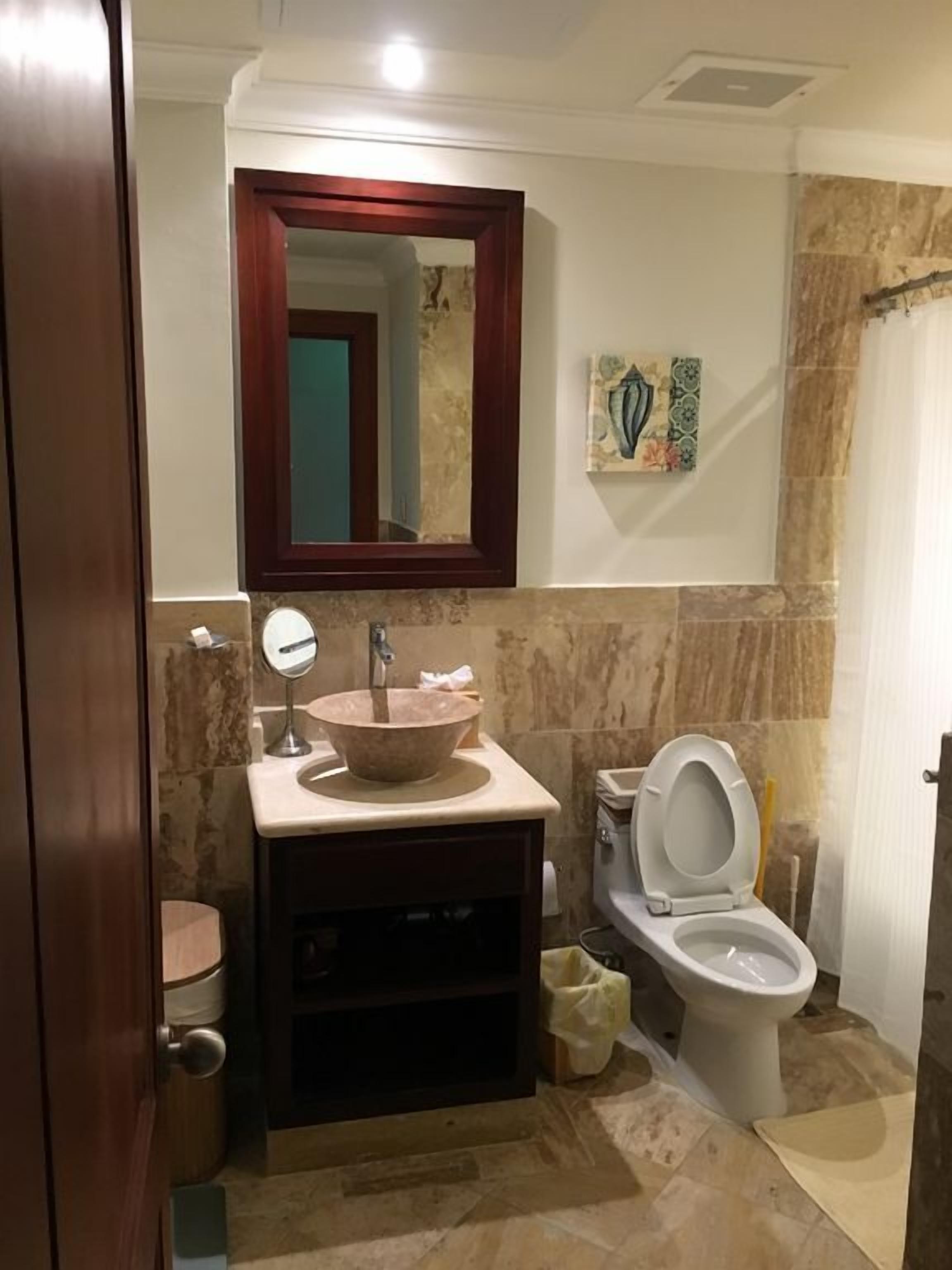luxury apartment, 2 bedrooms, marina view,  jacuzzi and housekeeping included | bathroom | combined shower/bathtub, jetted bath, free toiletries, hair dryer