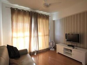 3 bedrooms, iron/ironing board, free WiFi