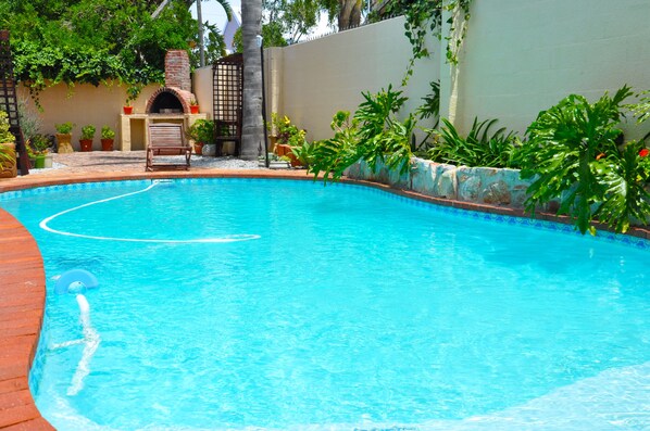 حمّام سباحة خارجي