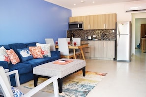 Condo | Living area | Flat-screen TV