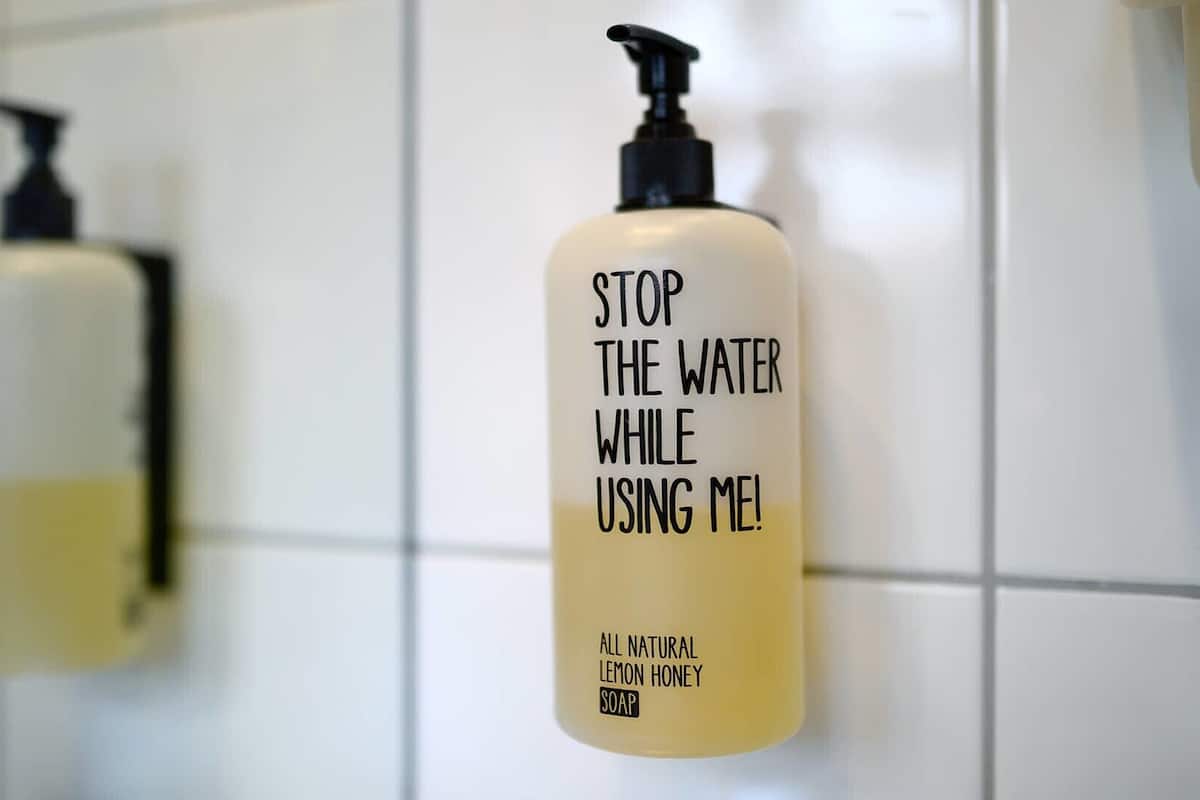 basic double room | hand-held showerhead