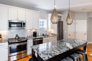 Townhome, 3 Bedrooms, Terrace | Private kitchen | Full-size fridge, microwave, oven, stovetop - The Newport Lofts - 595 Thames Street (Newport)