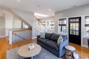 Living area - The Newport Lofts - 595 Thames Street (Newport)