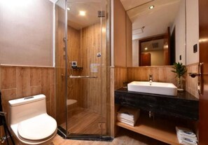 Free toiletries, hair dryer, bathrobes, towels - Days Inn Business Place Bagu Chongqing (Chongqing)