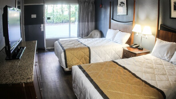 Standard Room, 1 Double Bed, Non Smoking | View from room - Budgetel Chattanooga (Chattanooga)