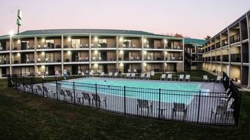 Seasonal outdoor pool