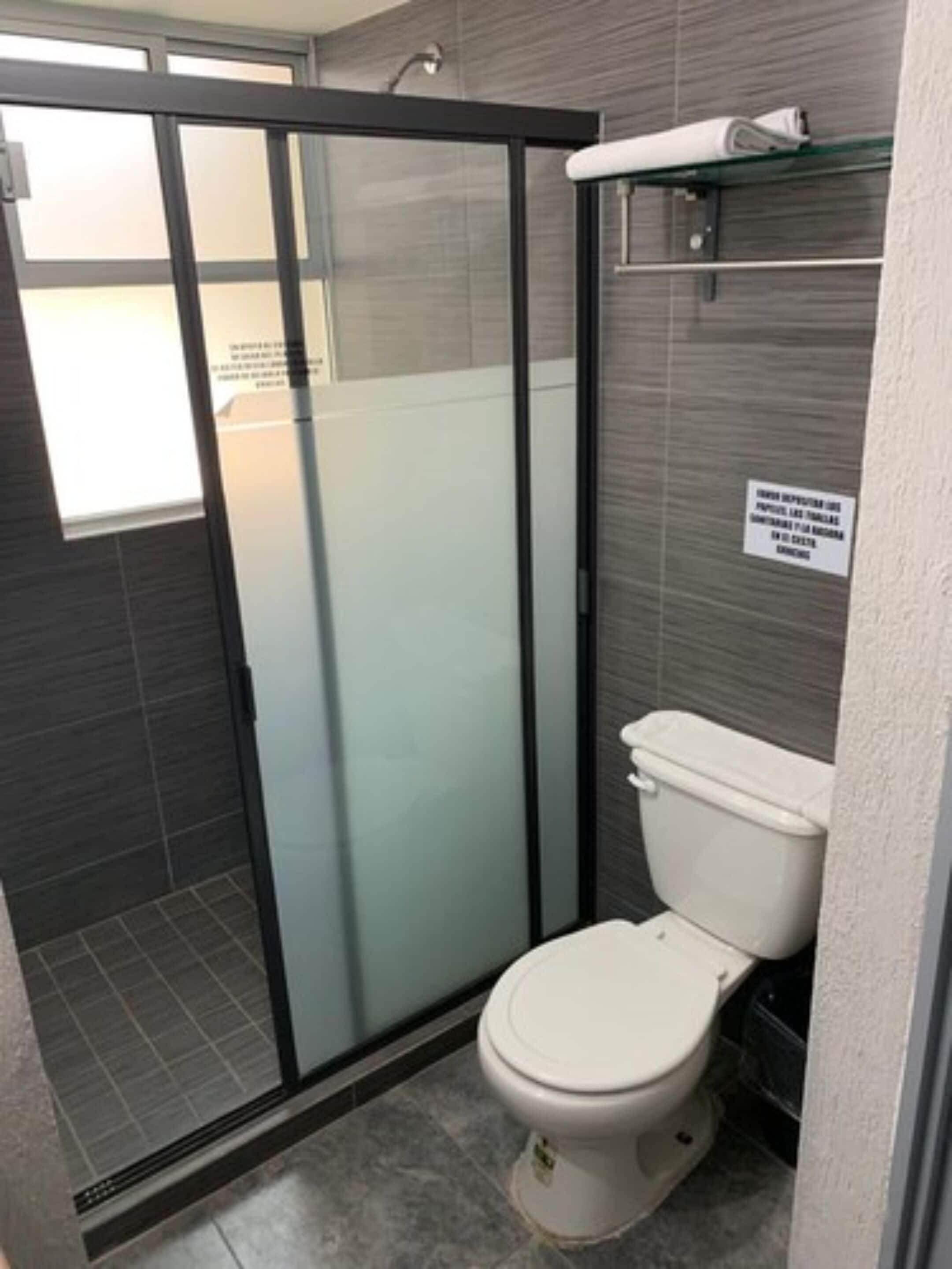 double room, 1 king bed | desk, iron/ironing board, free wifi, bed sheets