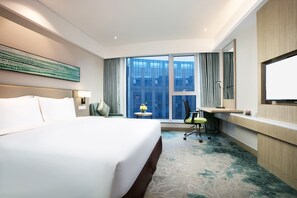 Desk, blackout curtains, soundproofing, iron/ironing board - Holiday Inn Hangzhou Gongshu by IHG (Hangzhou)