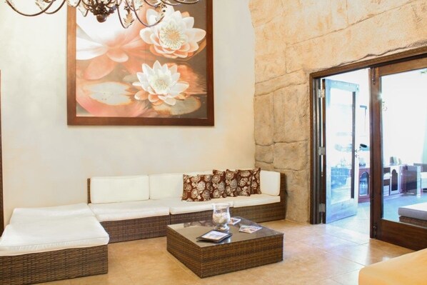 Living room - Casa Luna (Oranjestad)