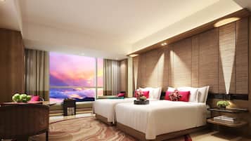 Hypo-allergenic bedding, minibar, in-room safe, desk