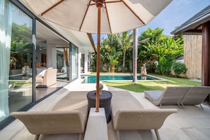 Sun deck - Villa Wiana by Villa Finder (Seminyak)