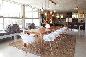 In-room dining - Red Box Villa (Plettenberg Bay)
