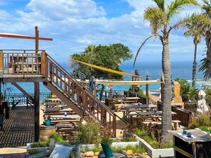 Lunch, dinner served; seafood, ocean views - Dutton's Cove Guesthouse (Herolds Bay)