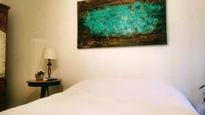 1 bedroom, premium bedding, minibar, iron/ironing board
