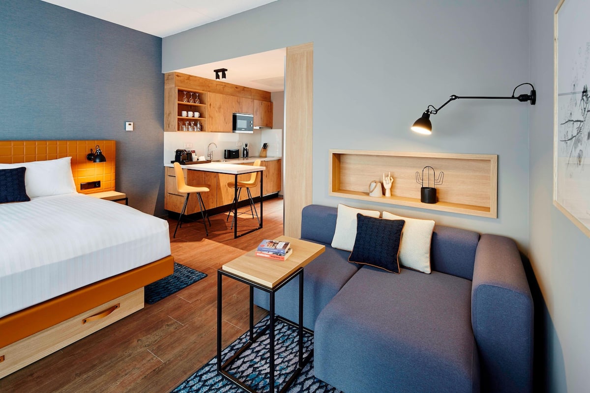1 bedroom, hypo-allergenic bedding, in-room safe, desk
