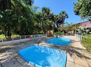 Outdoor pool, sun loungers - Pousada Murici (Barreirinhas)