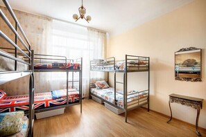 One Bed in 6-Bed Female Dormitory | Desk, iron/ironing board, free WiFi, bed sheets - Ussuri-Hostel (Yekaterinburg)