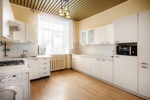 Dining - Ussuri-Hostel (Yekaterinburg)