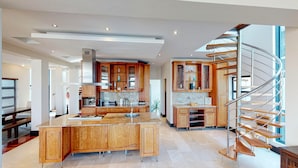 Luxury Mountain View Villa  | Private kitchen - Luxury Mountain View Villa (Cape Town)
