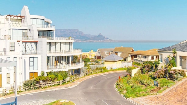 View from property - Luxury Mountain View Villa (Cape Town)