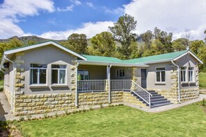 Front of property - Saints Rest (Clarens)