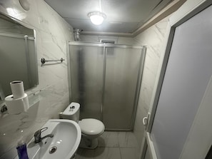 Dusche, Bademäntel, Handtücher